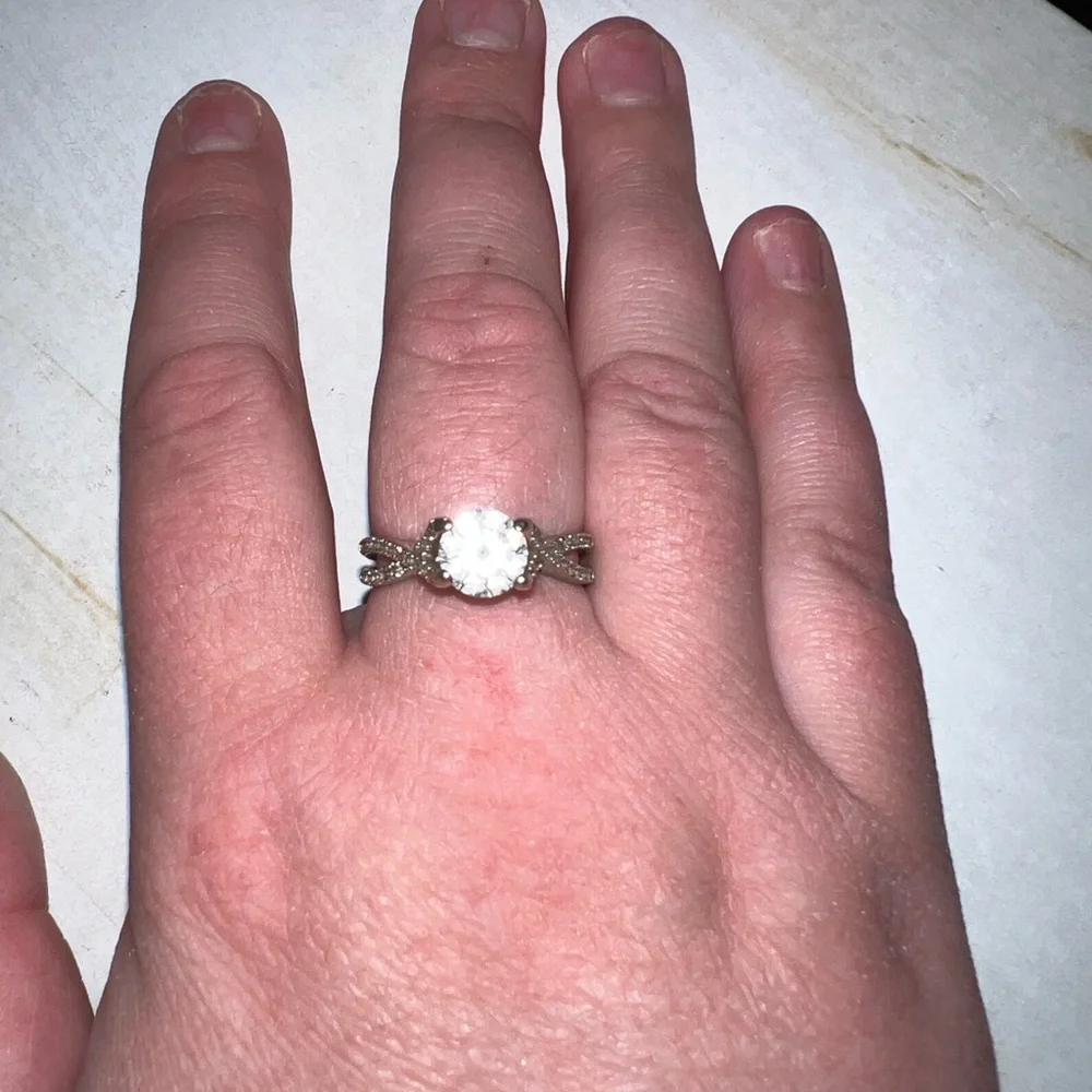 Twisted Pavé Sterling Silver Ring 💍 - Picture 3 of 7
